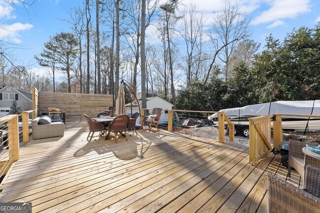 Building Photo - 2160 Robin Hood Trail