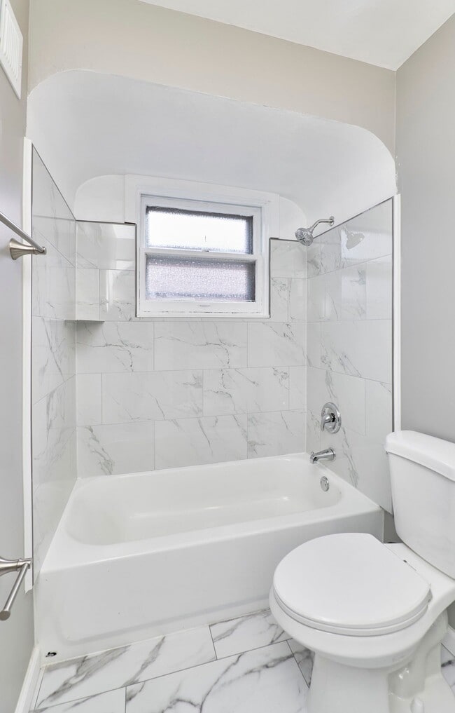 Building Photo - 7361 Melrose Ave