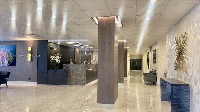 Building Photo - 3550 Galt Ocean Dr