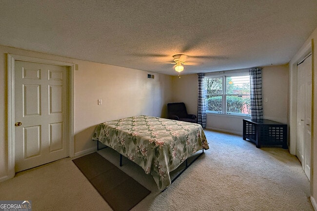 Building Photo - 3550 River Trace Dr