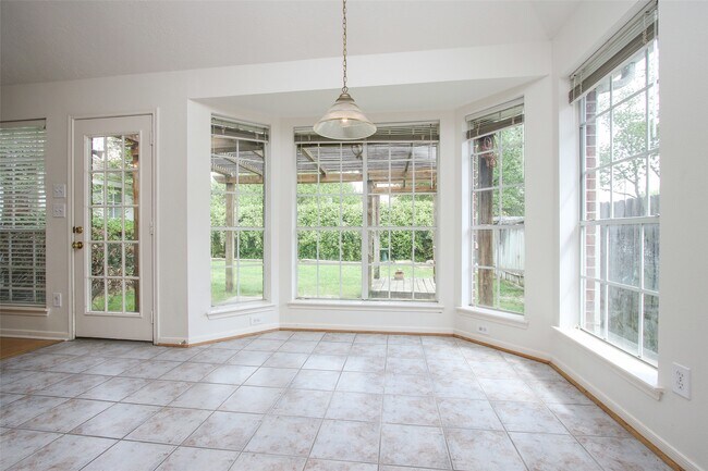 Building Photo - 9822 Therrell Dr