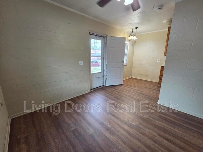 Building Photo - 4119 S 46th St