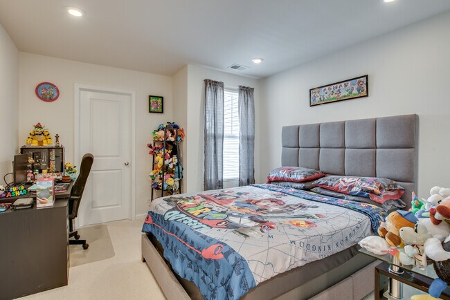Building Photo - 491 Watercress Dr