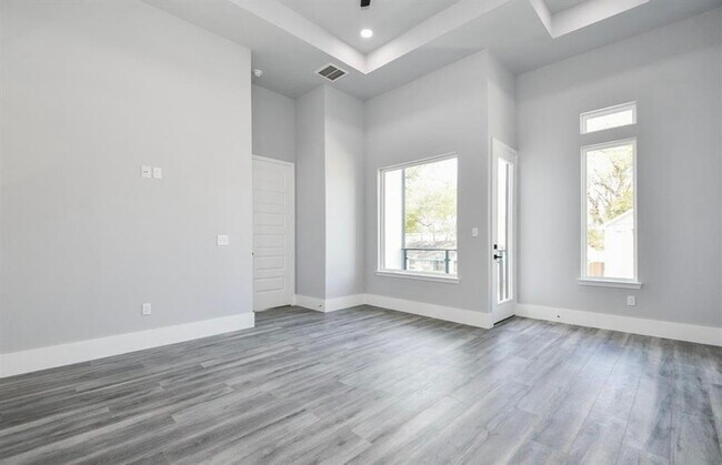 Building Photo - 811 Paul Quinn St