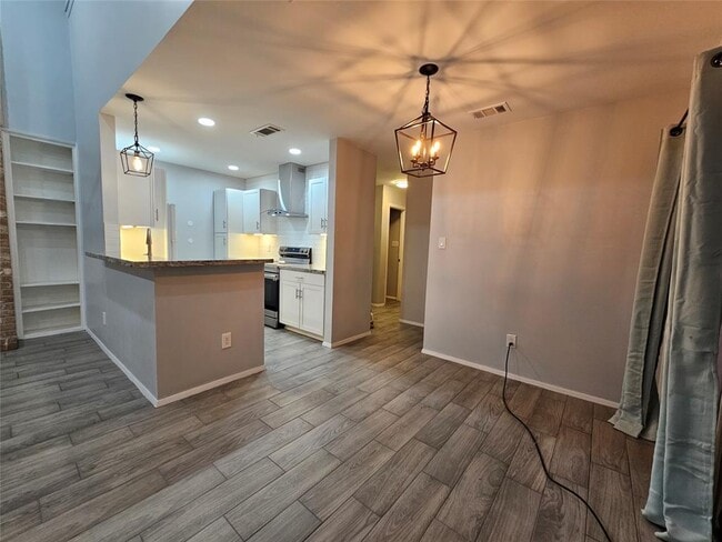 Building Photo - 2209 Singletree Ave