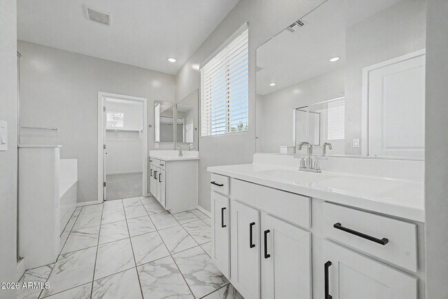 Building Photo - 17797 W Cassia Way