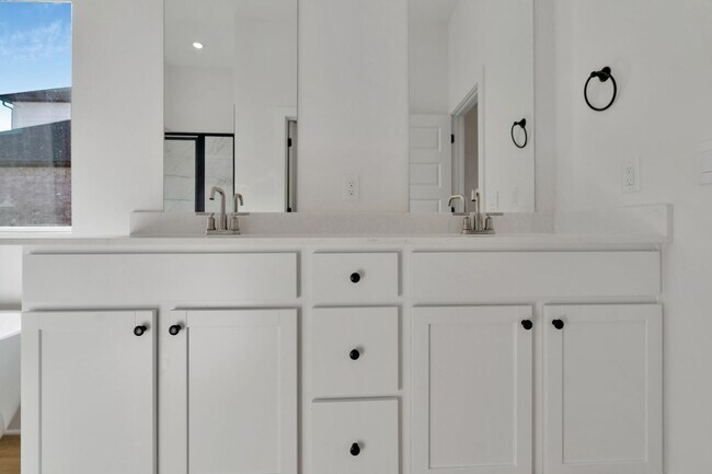 Building Photo - Brand-New Luxurious 4 Bedroom in Bentonville!  FENCE INCLUDED!