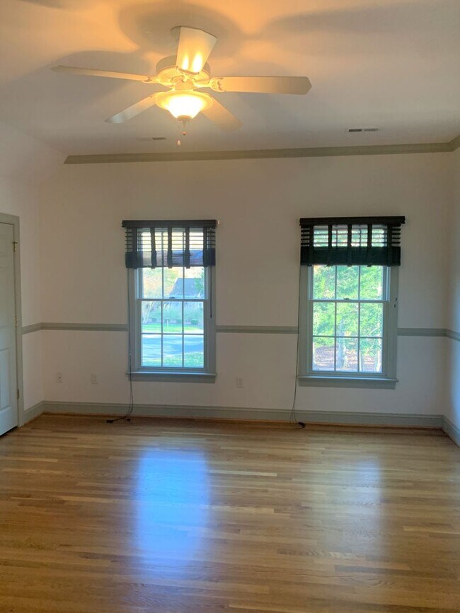 Building Photo - 101 Westbury