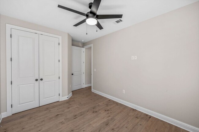 Building Photo - New All Brick 4 Bedroom in Niceville!