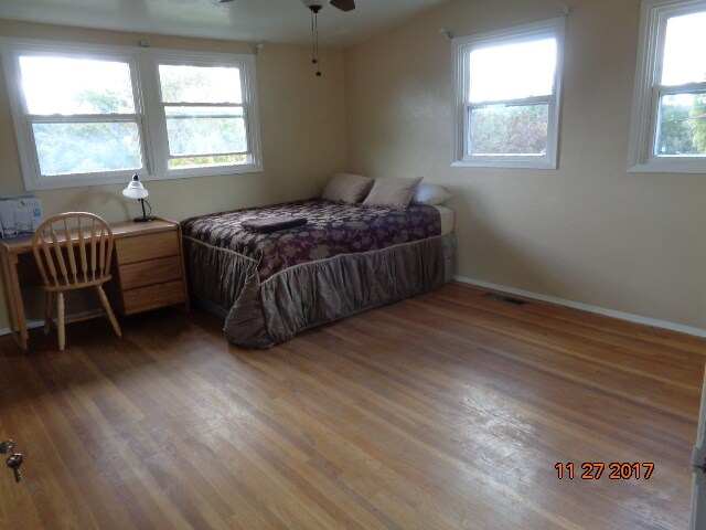 Building Photo - 4951 Campanile Dr