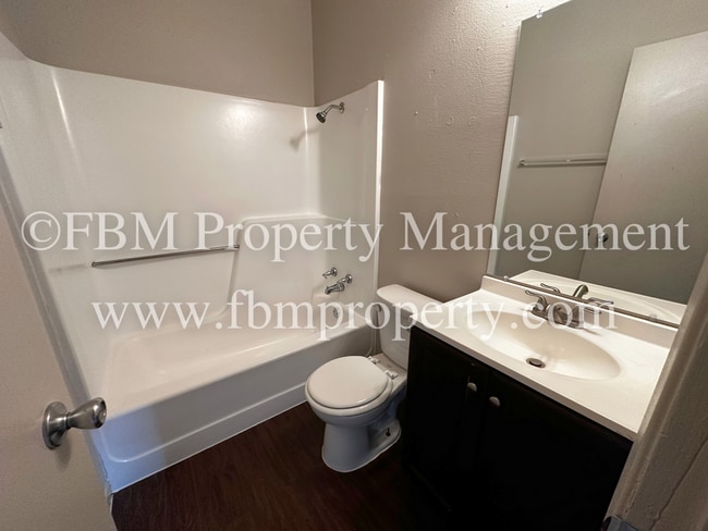 Building Photo - Willow Court Apartments, Unit 502 - 2 Bedroom, 1 Bathroom Apartment Home in Mexia, TX!