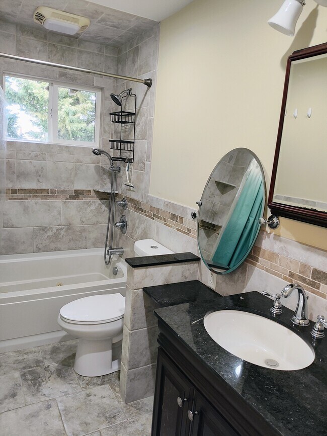 Building Photo - 5 Linden Ave