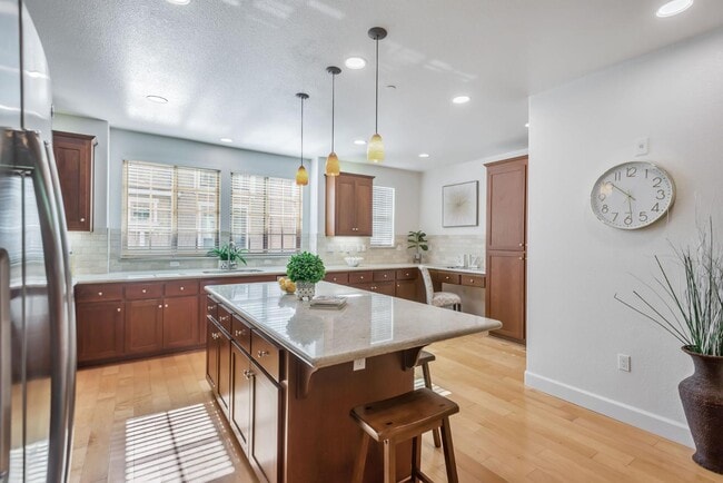 Building Photo - 5 Artisan Way