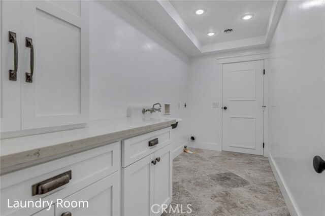 Building Photo - 25311 Maximus St