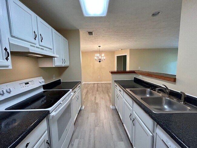 Building Photo - COMING SOON!!  Stylish 2 Bedroom, 2 Bath C...