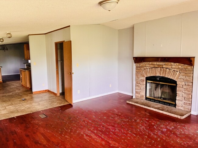 Building Photo - 4695 Co Rd 1488