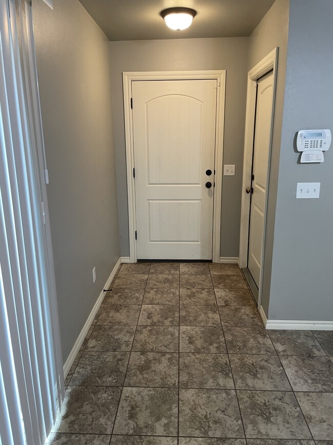 Building Photo - 117 Ashley Dr