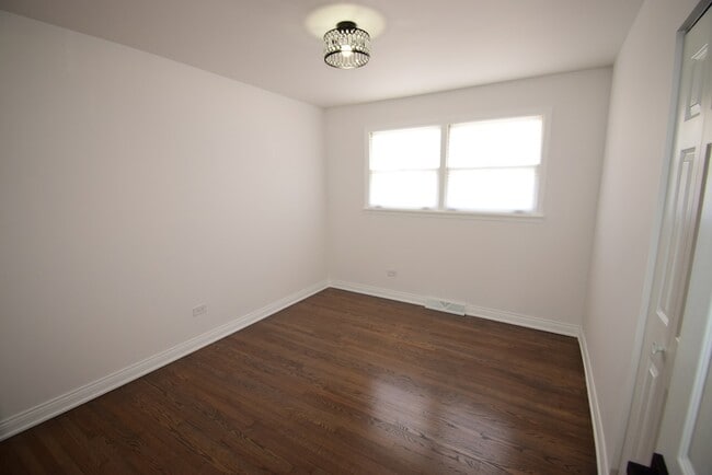 Building Photo - 903 Porter St