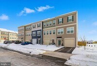 Building Photo - 110 Edelweiss Wy