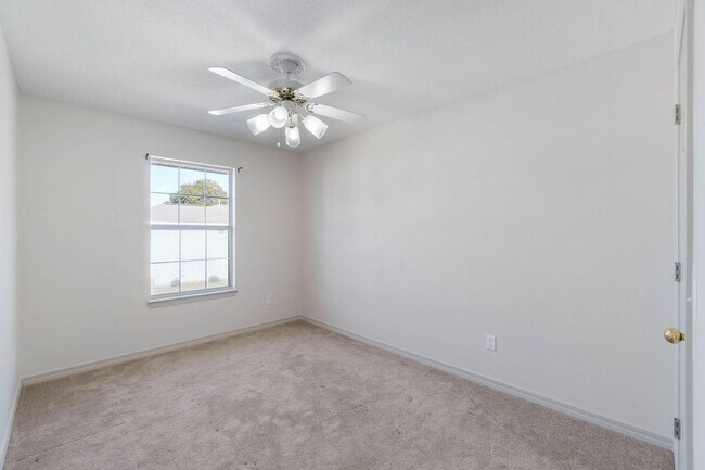 Building Photo - Turn-Key 3 Bed, 2.5 Bath Two-Story Home – ...