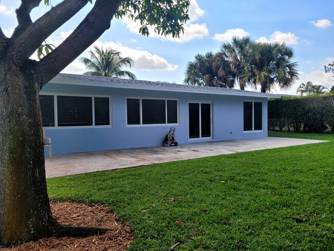 Building Photo - 828 Cinnamon Rd
