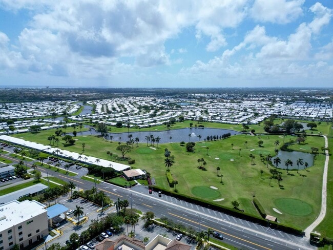 Building Photo - 127 Leisureville Blvd