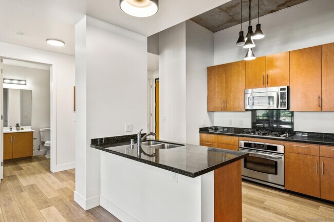 Building Photo - 1050 Island Ave