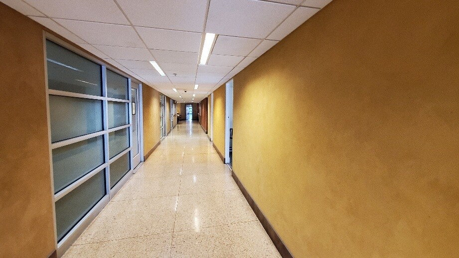 SOUTH ENTRANCE - 1331 Park Ave SW