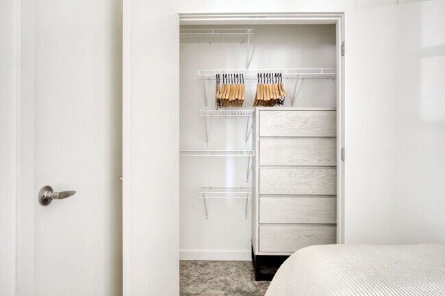 Building Photo - 330 3rd Ave W