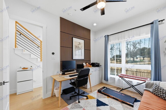 Building Photo - 2620 Valley View Ln