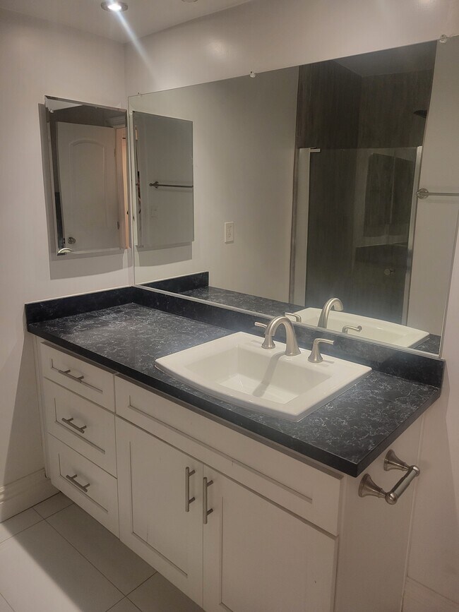 Building Photo - 5235 Corteen Pl