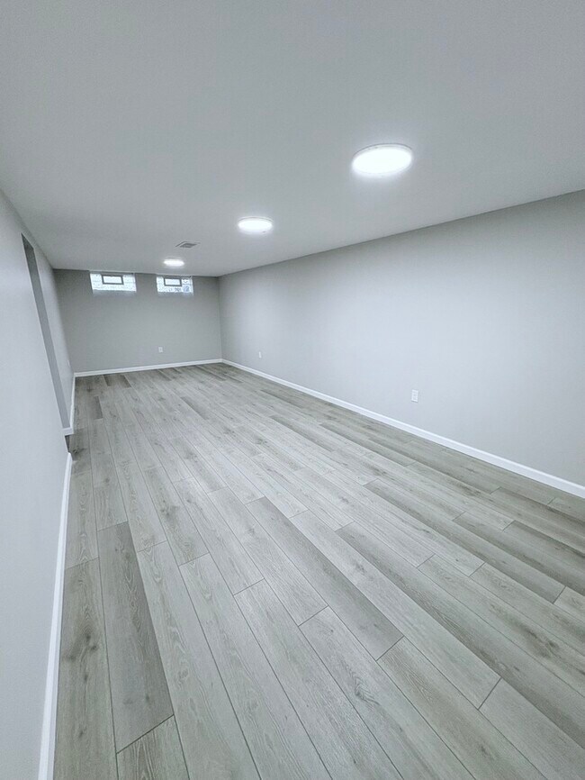 Building Photo - Newly Renovated 3BR 2BA Home w/ Garage + Washer/Dryer in the heart of Wickliffe, OH.