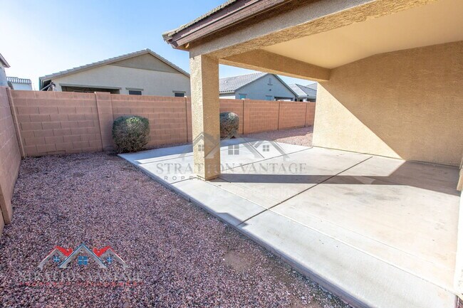 Building Photo - 9096 N 97th Dr