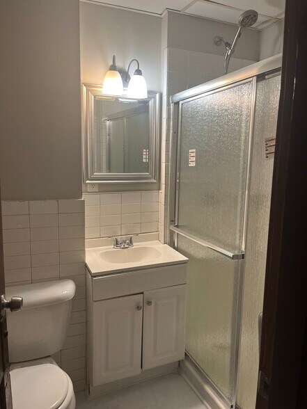 Building Photo - 37 Columbia St