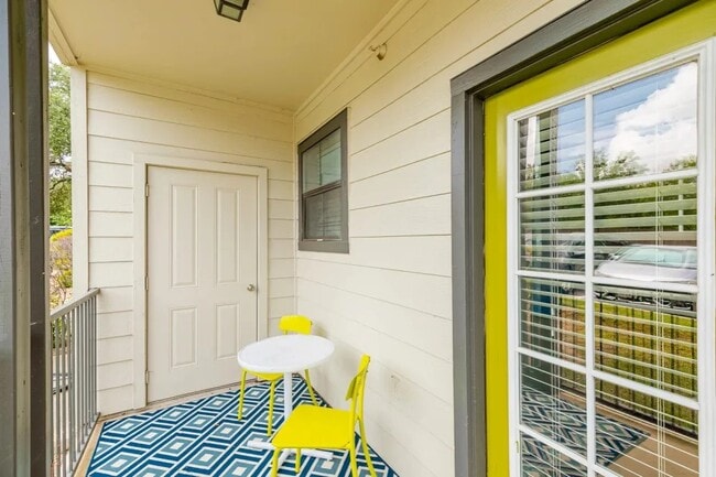 Building Photo - 6710 Babcock Rd