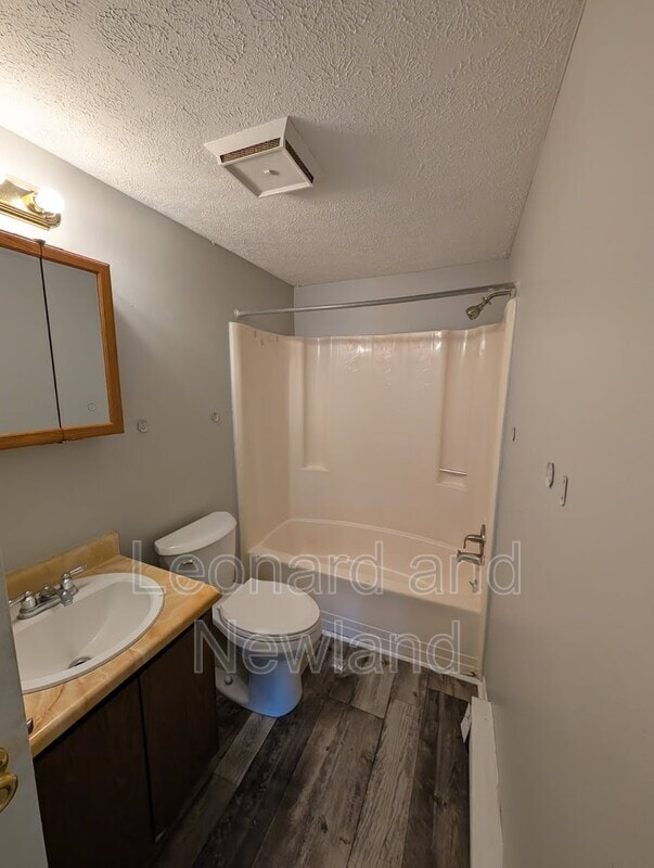 Building Photo - 210 Patricia Dr