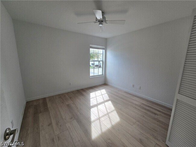 Building Photo - 859 Tanbark Dr