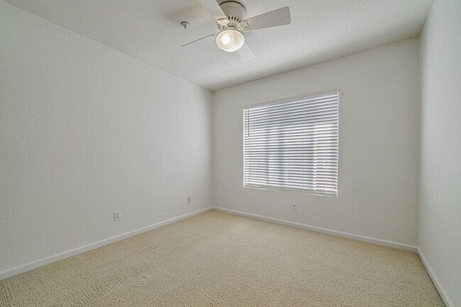 Building Photo - 4902 Hibernia Dr