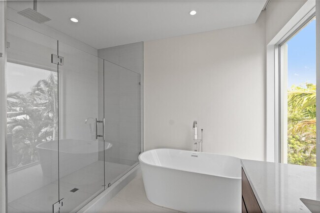 Building Photo - 221 Shore Ct