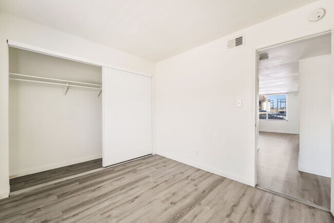 Building Photo - 5303 Del Gado Dr
