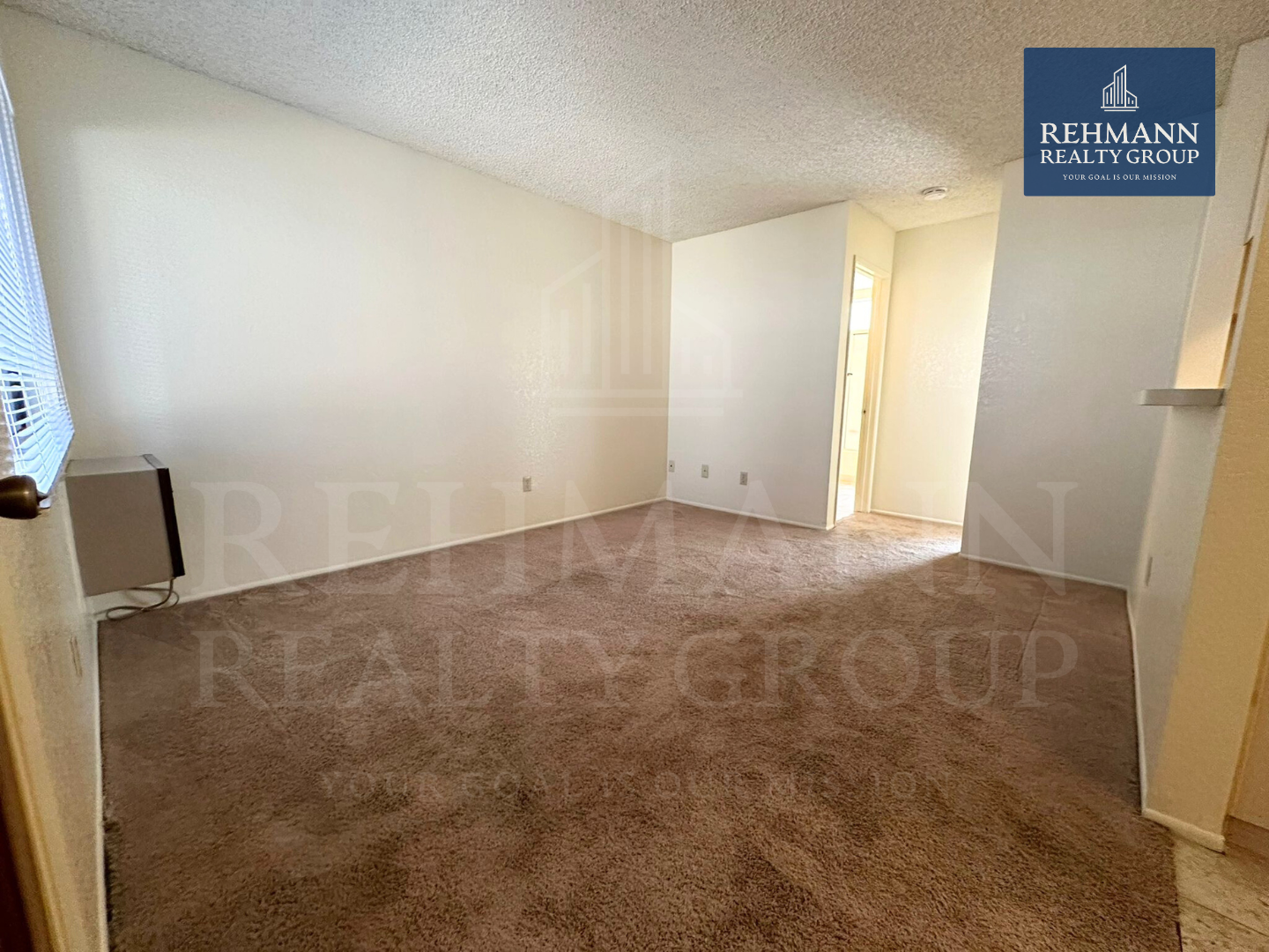 Building Photo - 4177 Iowa St