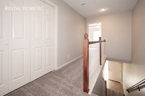 Building Photo - 2-bed, 2.5-bath 2-story Townhouse w/Finish...