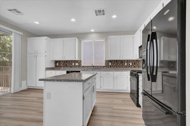 Building Photo - Summerlin Las Vegas Pool home 5 bedrooms