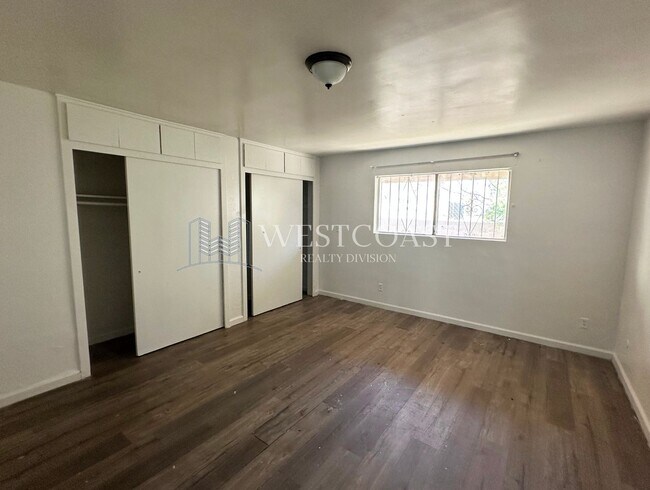 Building Photo - Highland