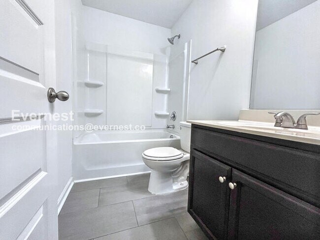 Building Photo - Limited Time Special Offer / 3 Bed/2.5 Bath Home with Garage / Pet-Friendly / Vouchers Accepted /...