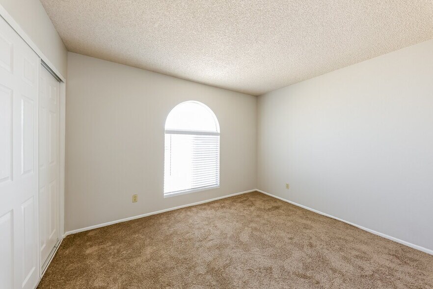 Building Photo - 4323 W Piute Ave