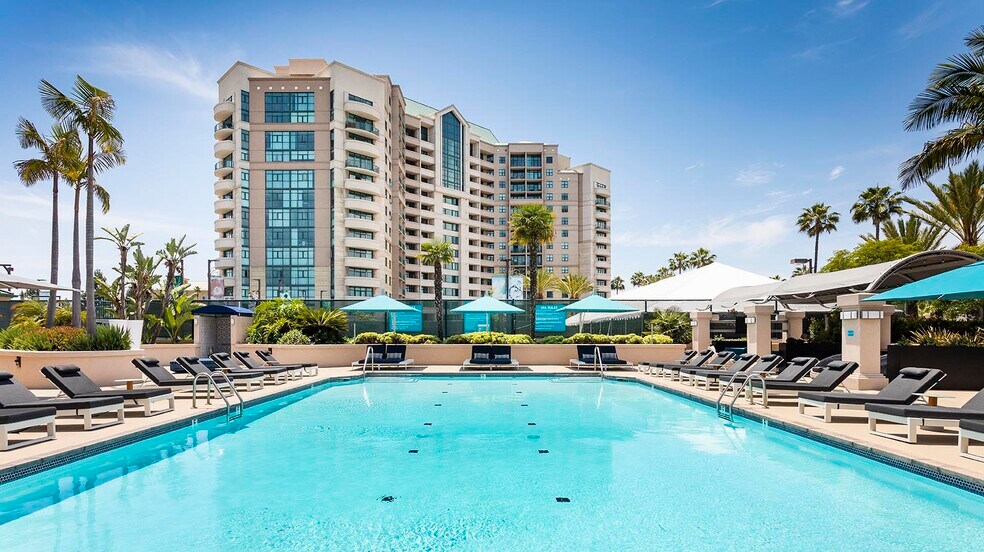 Building Photo - Towers at Costa Verde