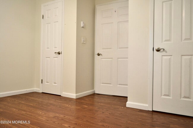 Building Photo - 30 Meadow Green Cir