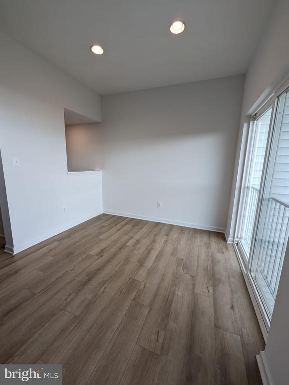 Building Photo - 241 Hillsdale Pl
