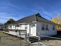 Building Photo - 366 4th St